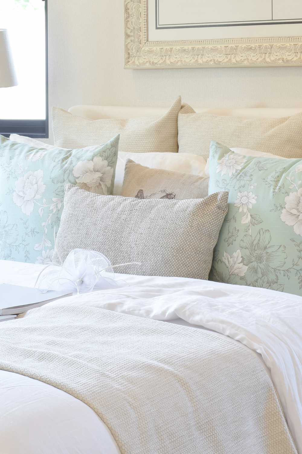 Shabby Chic Farmhouse Decor: Create a Warm and Elegant Space